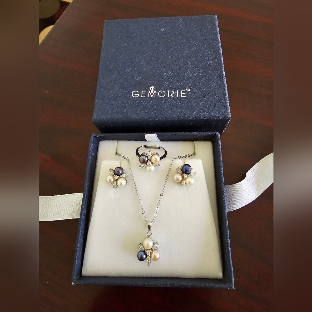 Fresh Water Pearl set - Necklace, Earrings and Ring